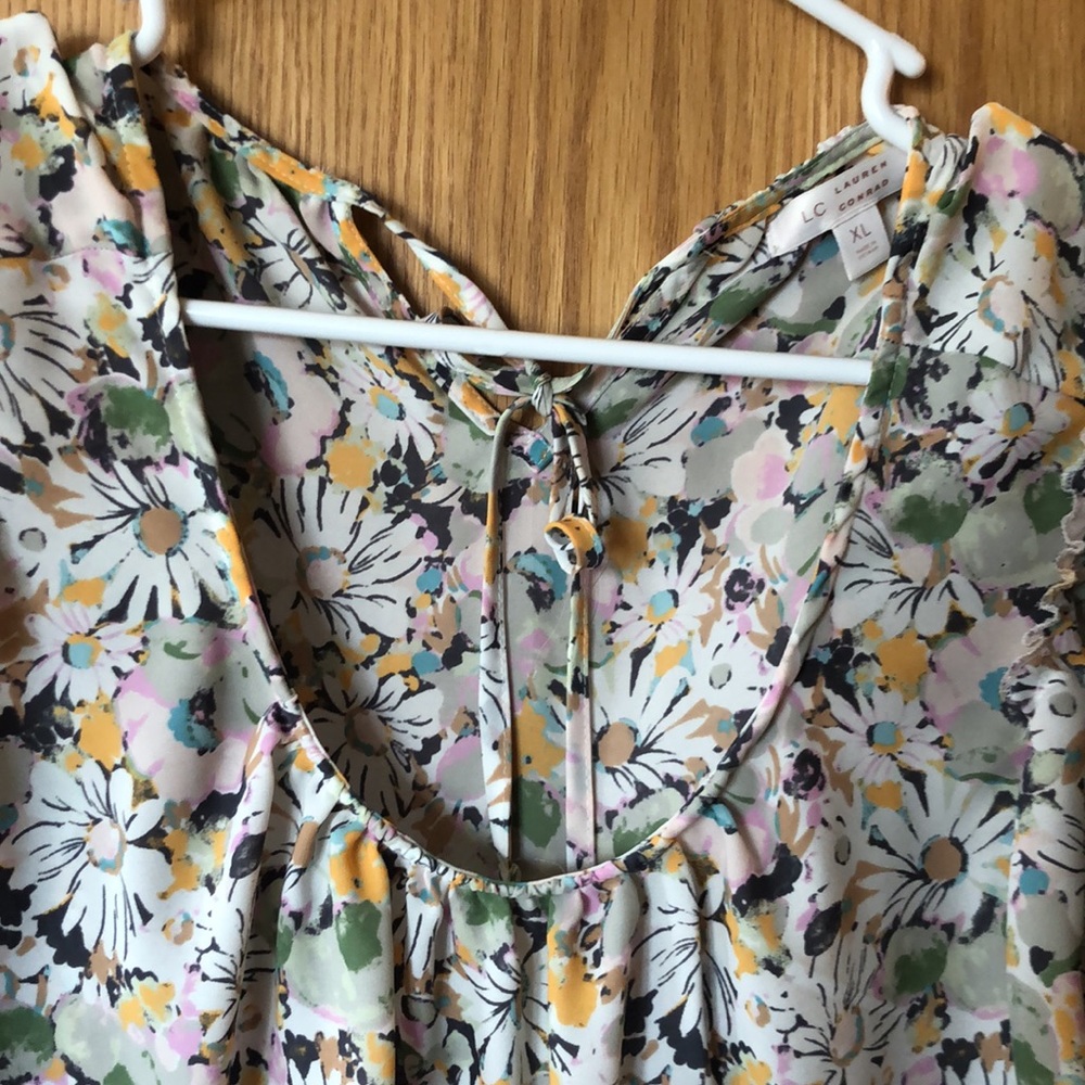 Floral professional blouse - Picture 2 of 5